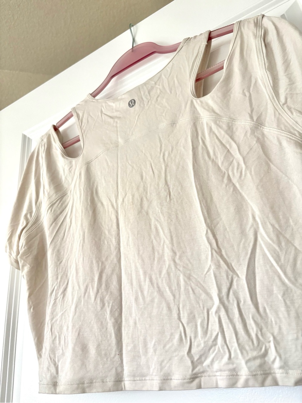 Lululemon Shoulder Cut-Out Yoga T-Shirt Bone Crop Tee Size 12 - Picture 5 of 6
